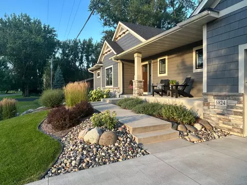 6824 W Shadow Lake Dr, Lino Lakes, MN 55014