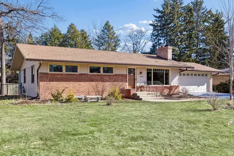1965 Autumn St, Falcon Heights, MN 55113