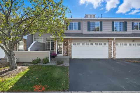 834 Summer Pines Cir, Hudson, WI 54016