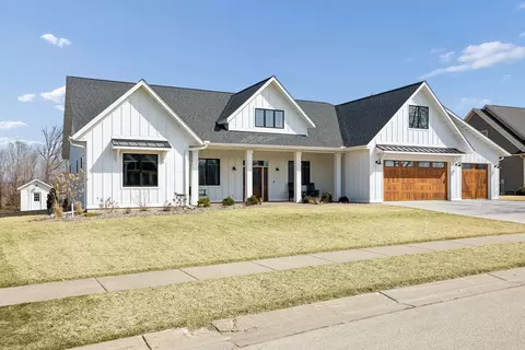 918 Hidden Meadow Ln, Lake City, MN 55041