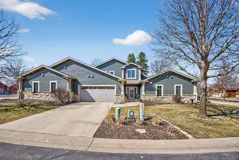671 Panorama Cir NW, Rochester, MN 55901