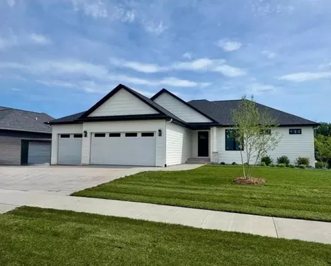4440 Cassidy Ridge Dr NE, Rochester, MN 55906