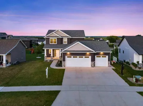 855 Towne Dr NE, Byron, MN 55920