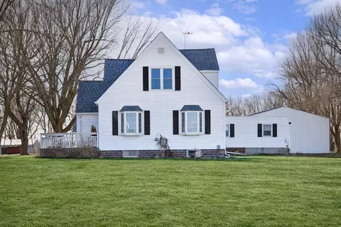 42365 150th St, Waseca, MN 56093