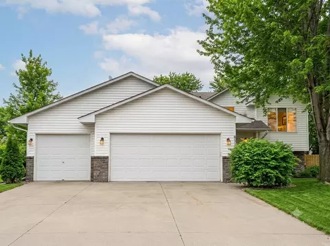 833 S Walnut St, Belle Plaine, MN 56011