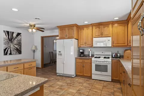 Kitchen - 12162 70th St, Brainerd, MN 56401 photo 6 of 7
