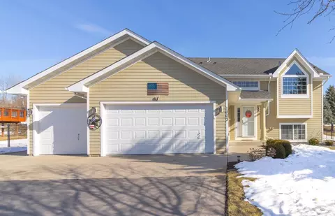 1003 Theresa Marie Dr, Elko New Market, MN 55054