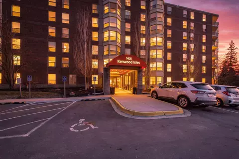 1425 W 28th St #523, Minneapolis, MN 55408