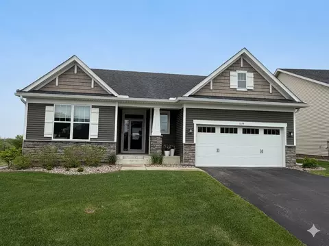 1216 Oak Tree Ct, Carver, MN 55315