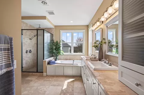 Bath - 13212 Danner Path, Rosemount, MN 55068 photo 4 of 7