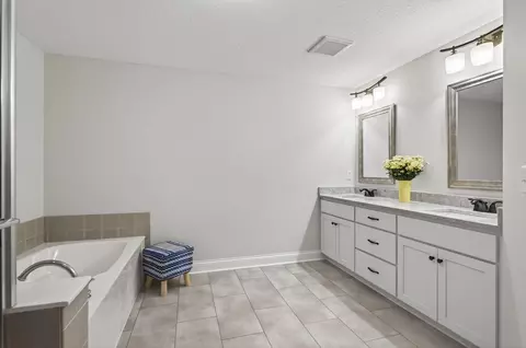Bath - 13212 Danner Path, Rosemount, MN 55068 photo 6 of 7