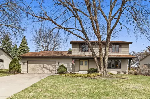 1181 Karth Lake Dr, Arden Hills, MN 55112