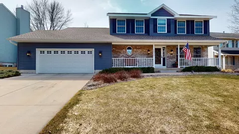 2413 Wilshire Ln NE, Rochester, MN 55906