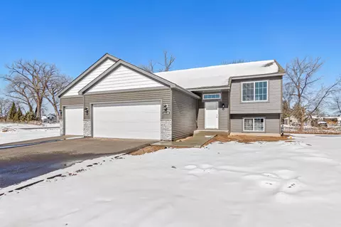 6610 Granby St, North Branch, MN 55056