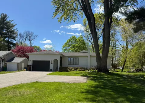 25835 Wild Rose Ln, Excelsior, MN 55331