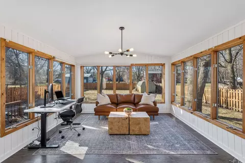 25835 Wild Rose Ln, Excelsior, MN 55331
