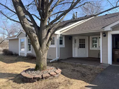 1907 Granite Ave N, Oakdale, MN 55128