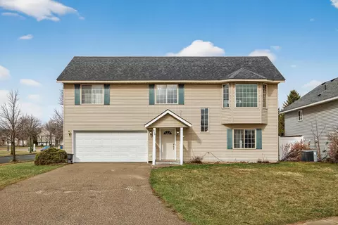 916 12th St, Farmington, MN 55024
