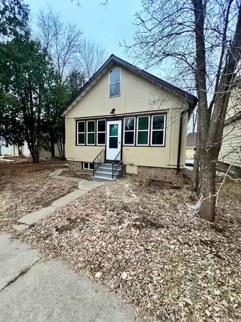 205 W Howard St, Hibbing, MN 55746