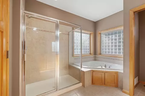 Bath - 8700 Grace Ln, Greenfield, MN 55357 photo 6 of 9