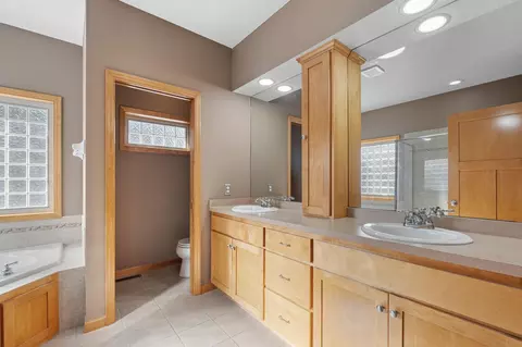 Bath - 8700 Grace Ln, Greenfield, MN 55357 photo 4 of 9