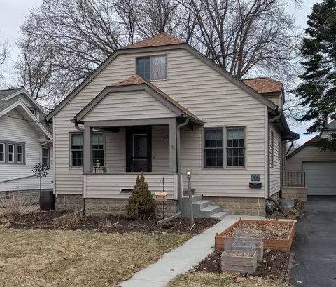 905 1st St NW, Rochester, MN 55901