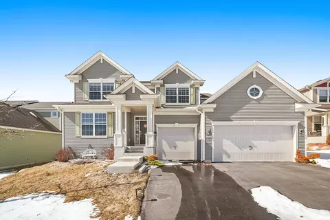 1242 Maple Ln, Carver, MN 55315