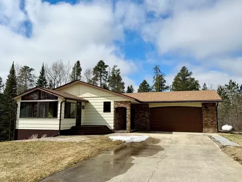 56072 350th St, Warroad, MN 56763