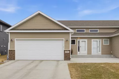 2581 66th Ave S, Fargo, ND 58104
