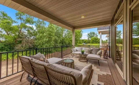 17755 Ellsworth Dr, Lakeville, MN 55044
