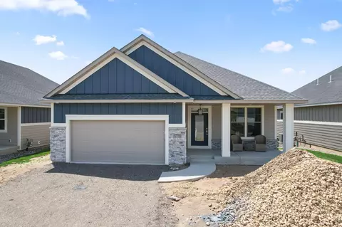 17755 Ellsworth Dr, Lakeville, MN 55044