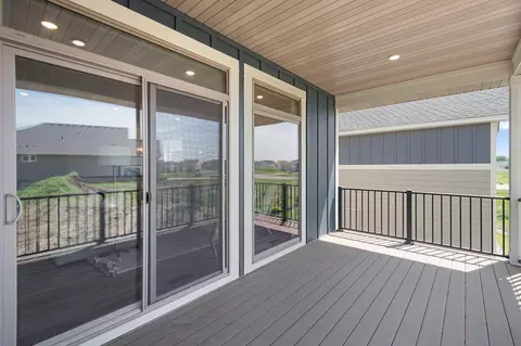 17755 Ellsworth Dr, Lakeville, MN 55044
