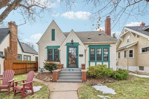 529 Saratoga St S, Saint Paul, MN 55116