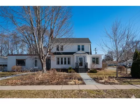 621 1st Ave SE, Pine Island, MN 55963