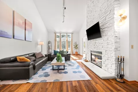 6263 Sequoia Cir, Eden Prairie, MN 55346