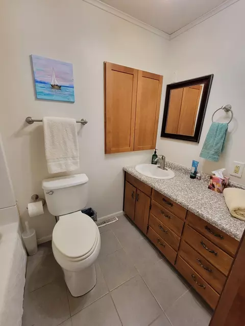 Bath - 4018 N Eagle Rd, Willmar, MN 56201 photo 1 of 1