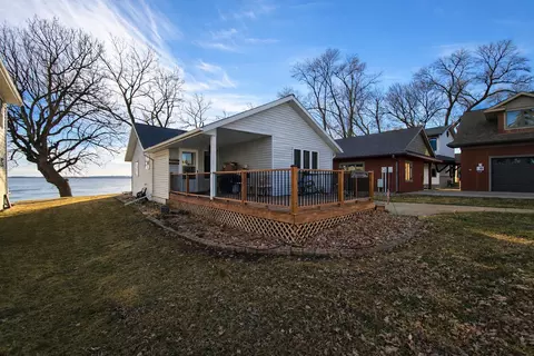 4018 N Eagle Rd, Willmar, MN 56201