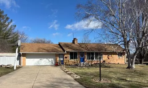 607 1st St NE, Buffalo, MN 55313