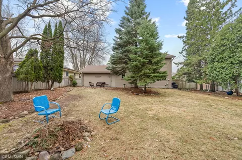 Exterior - 2245 Maple Ln E, Maplewood, MN 55109 photo 8 of 10