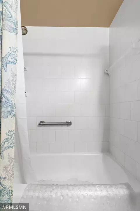 Bath - 2245 Maple Ln E, Maplewood, MN 55109 photo 3 of 3