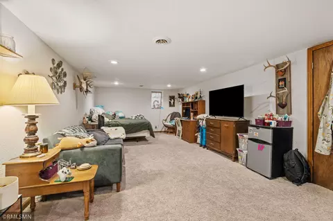 Bedroom - 2245 Maple Ln E, Maplewood, MN 55109 photo 5 of 6