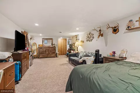 Bedroom - 2245 Maple Ln E, Maplewood, MN 55109 photo 6 of 6
