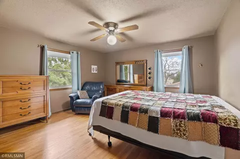 Bedroom - 2245 Maple Ln E, Maplewood, MN 55109 photo 3 of 6