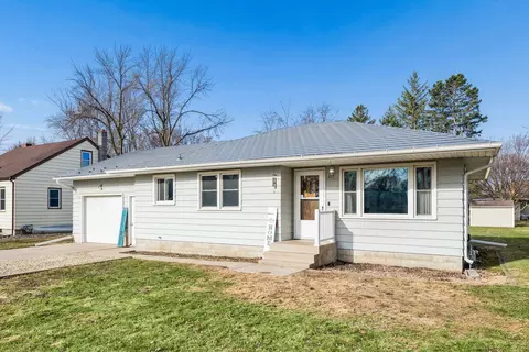 211 Hickory St S, Lester Prairie, MN 55354