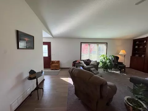 Entry Way - 1175 Front St, Staples, MN 56479 photo 2 of 2