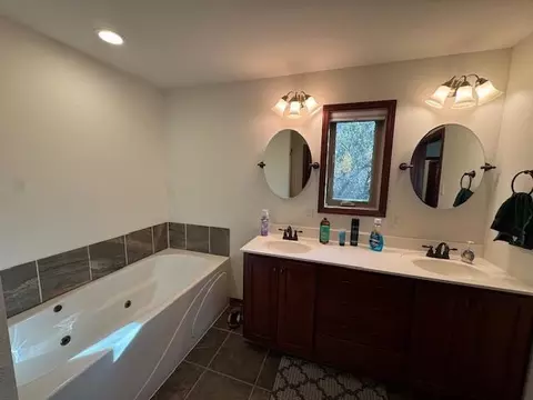 Bath - 1175 Front St, Staples, MN 56479 photo 2 of 7