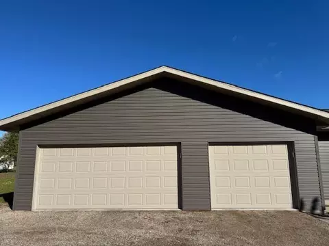 Exterior - 1175 Front St, Staples, MN 56479 photo 5 of 6
