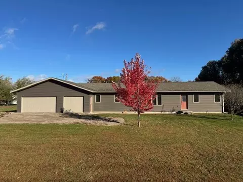 1175 Front St, Staples, MN 56479