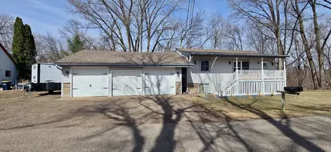 116 Lockey Ave, Center City, MN 55012