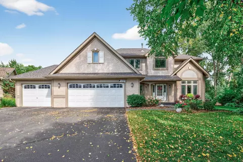 6657 White Birch Ct, Lino Lakes, MN 55014